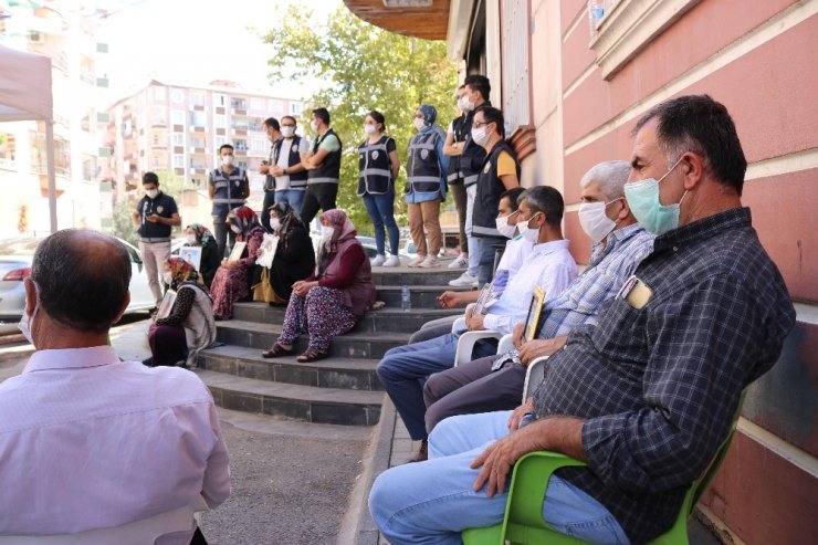 HDP önündeki ailelerin evlat nöbeti 394’üncü gününde