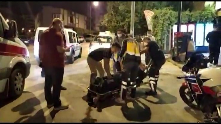 Yol ortasında bıçaklı kavga; 2 yaralı