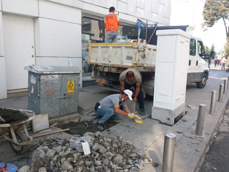 Düzce’de kaldırımlar yenileniyor