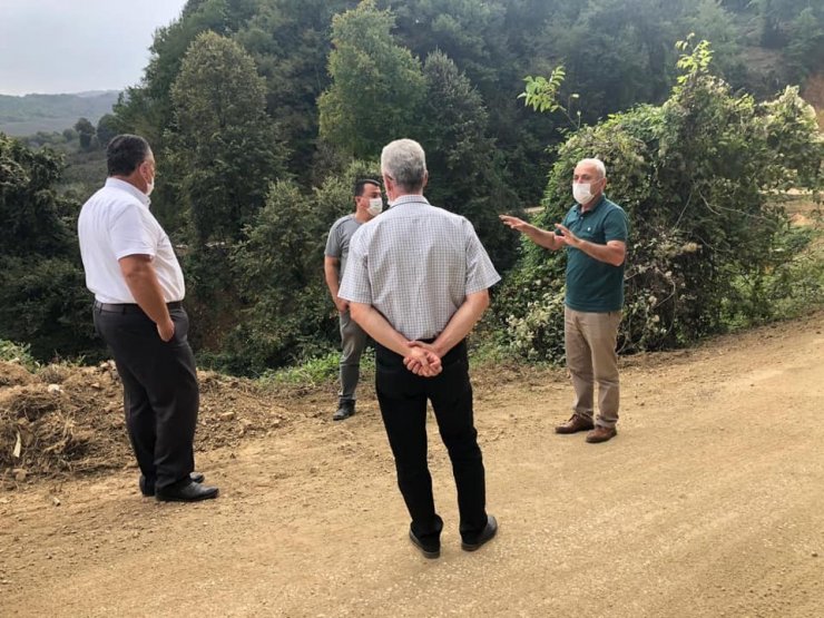 Akçakoca’da köylerinde asfalt yol çalışması sürüyor