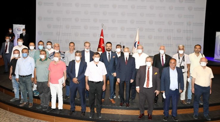 GAÜN Rektörü Prof. Dr. Arif Özaydın, Gaziantep basınıyla bir araya geldi