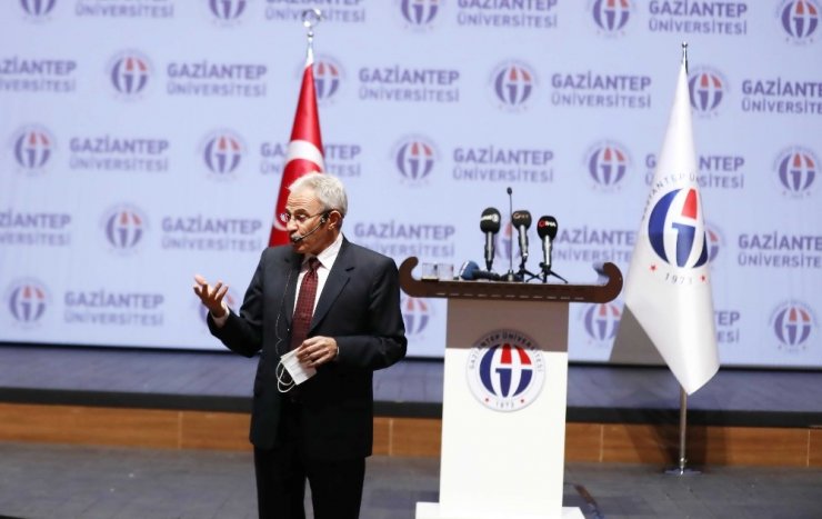 GAÜN Rektörü Prof. Dr. Arif Özaydın, Gaziantep basınıyla bir araya geldi