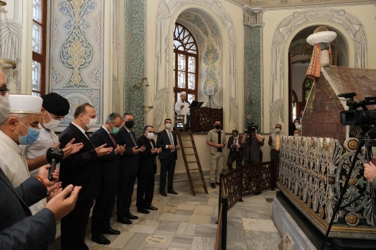 Padişah türbelerinde Kur’an tilâveti