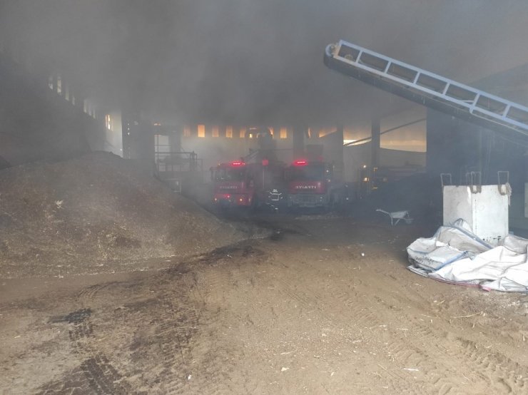 Hatay’da Organize Sanayi Bölgesinde fabrika yangını