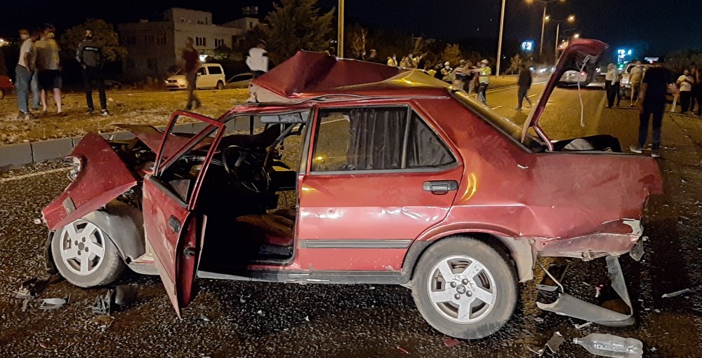 İki otomobil biber yüklü traktörle çarpıştı! 1 ölü 1 yaralı