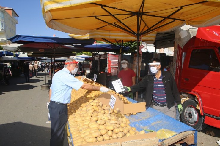 Karaman’da semt pazarlarında tek tip etiket uygulaması