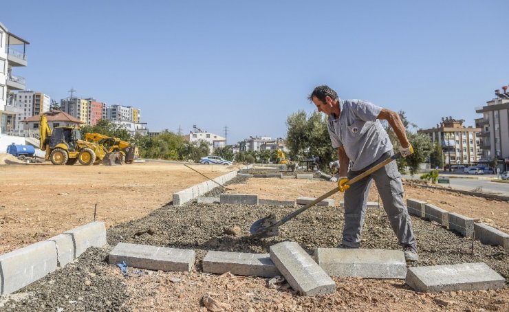 Kepez Belediyesi’nden Ünsal’a spor sahalı yeşil alan