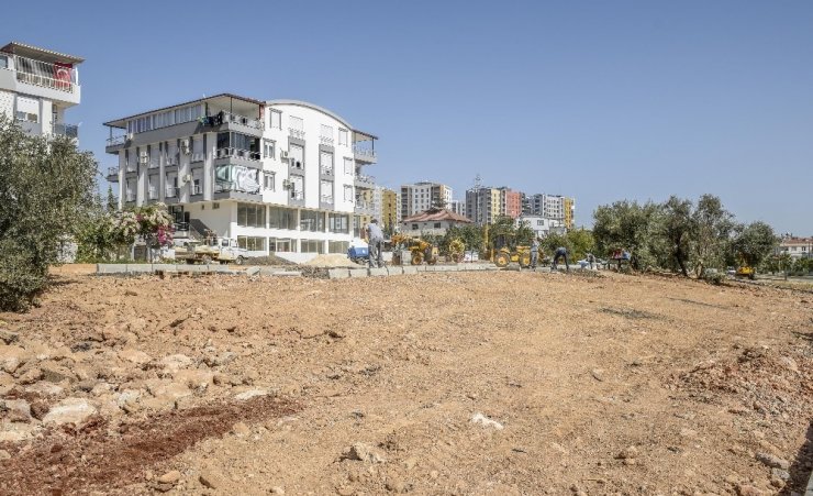 Kepez Belediyesi’nden Ünsal’a spor sahalı yeşil alan