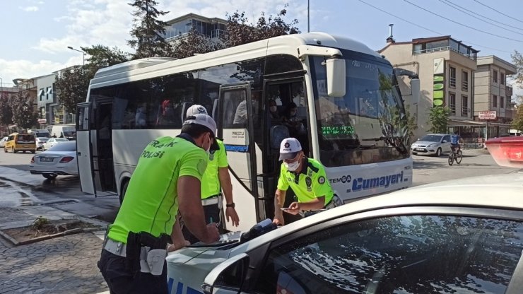 Düzce’de pandemi kurallarına uymayan 22 sürücü cezalandırıldı