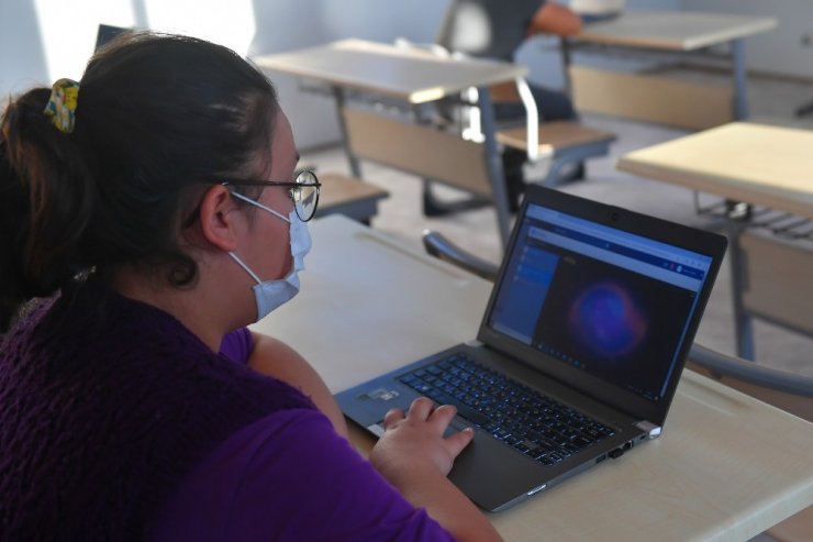 Ankara’da köyde yaşayan çocukların uzaktan eğitimi için ücretsiz internet