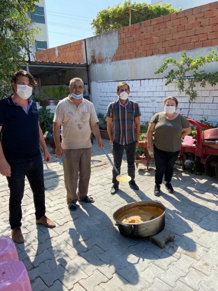 Kırkağaç kavunundan pekmez yaptılar