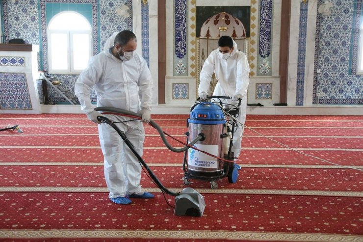 Merkezefendi de camiler temizleniyor