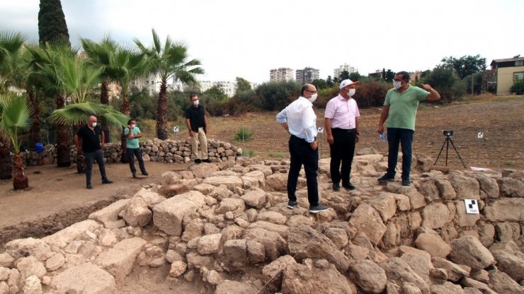 Rektör Çamsarı’dan Soli Pompeiopolis kazı alanında inceleme