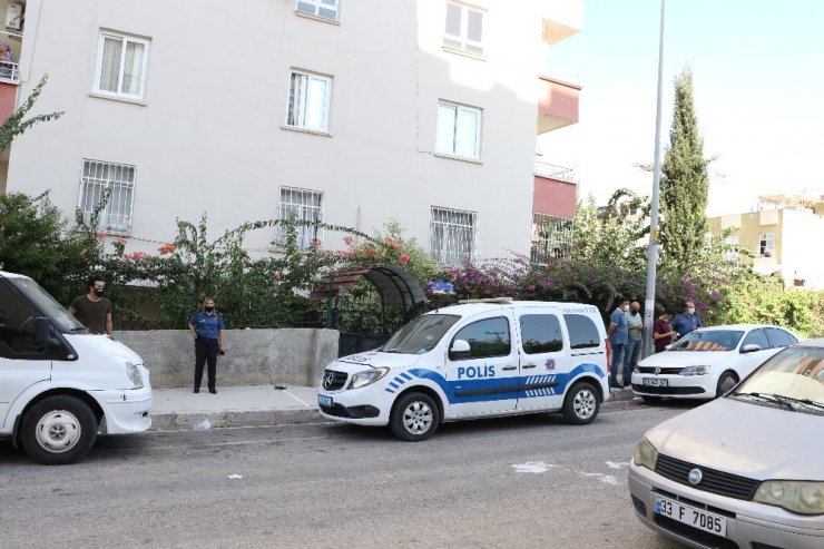 Evi basıp kadını kurşun yağmuruna tuttular
