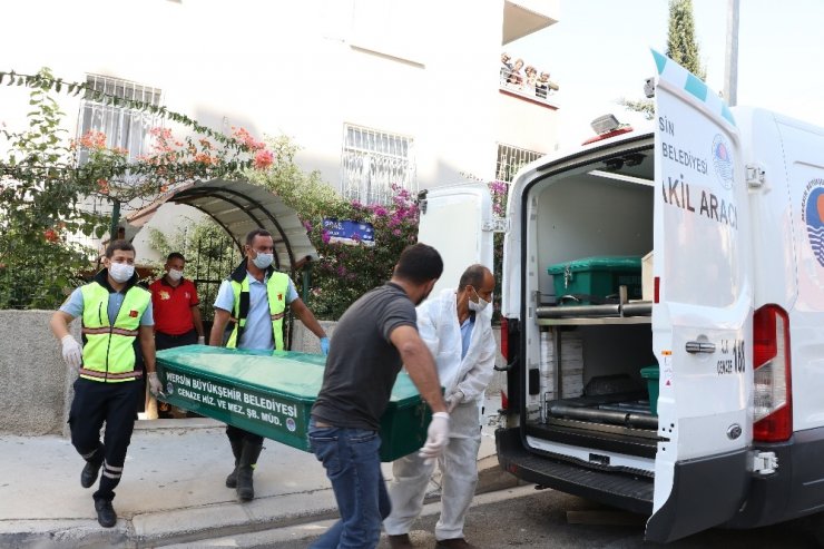 Evi basıp kadını kurşun yağmuruna tuttular