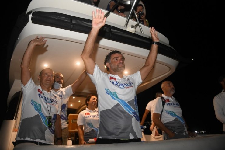 Milli Yüzücü Emre Seven ilk kulacını attı