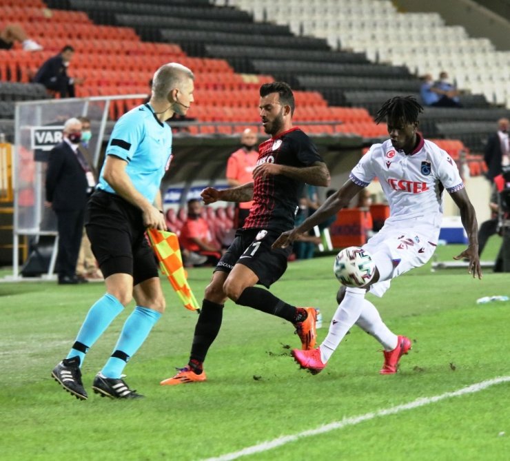 Süper Lig: Gaziantep FK: 0 - Trabzonspor: 0 (İlk yarı)