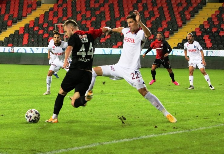 Süper Lig: Gaziantep FK: 0 - Trabzonspor: 0 (İlk yarı)