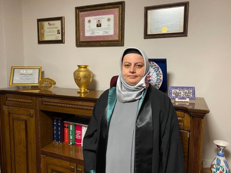 Başörtülü Baro Başkanı Gönül Yıldız: “İnancımızla yapmak istediğimiz meslek arasında sıkıştırıldık”