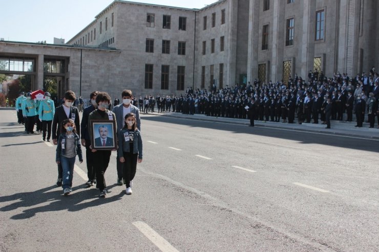 Eski Bakan Zeki Ergezen için TBMM’de Devlet Töreni düzenlendi