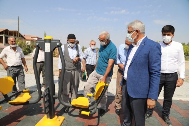 Güder: “Başarının anahtarı daima hizmet, daima millet”