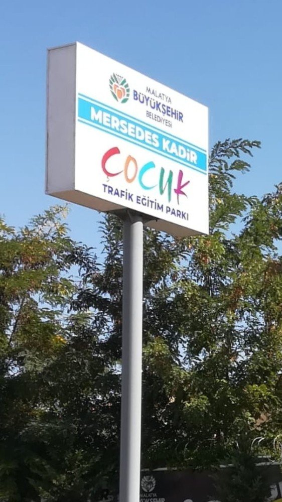 Çocuk parkına Mersedes Kadir’in ismi verildi