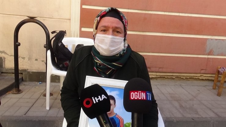 HDP önündeki ailelerin evlat nöbeti 395’inci gününde