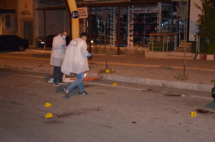 Büfe sahibi, iş yerinin önünde silahlı saldırı sonucu öldürüldü