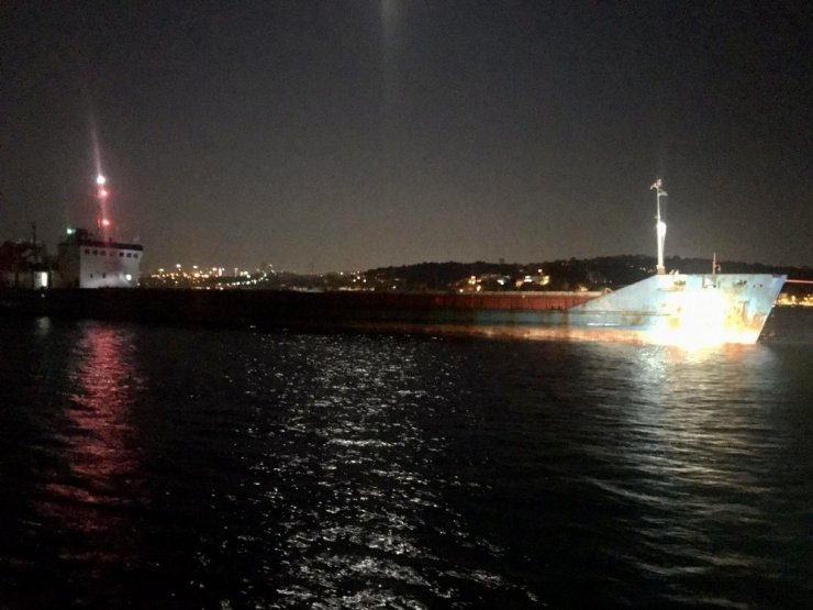 Boğazda sürüklenen yük gemisi kurtarıldı