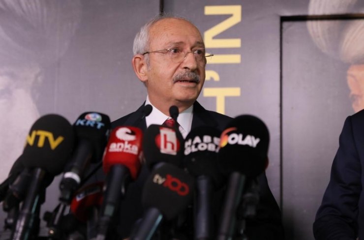 CHP lideri Kemal Kılıçdaroğlu, Fatih Sultan Mehmet tablosunun ön gösterimine katıldı