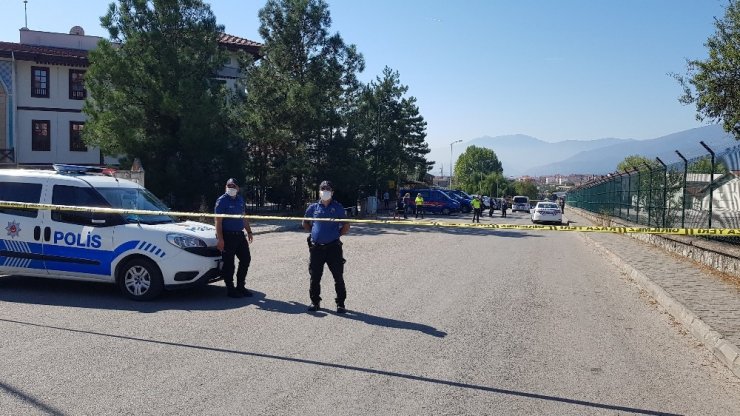 Bıçakla saldırarak 3 kişi yaralayan zanlılar tutuklandı
