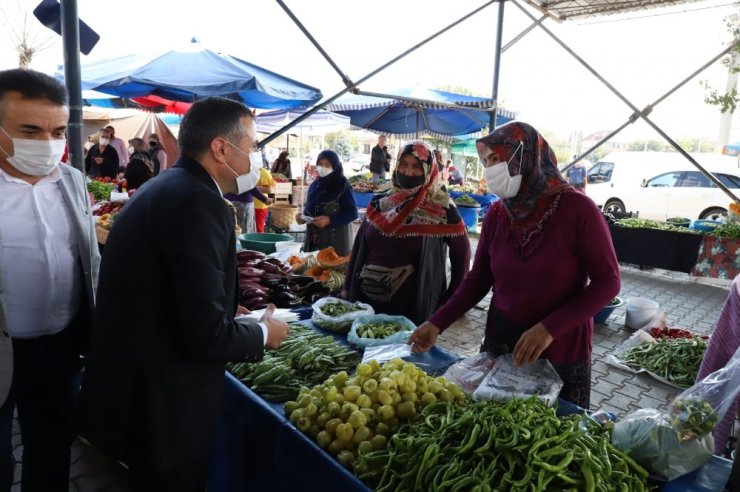 Vali Atay pazaryerinde korona virüs denetimi yaptı