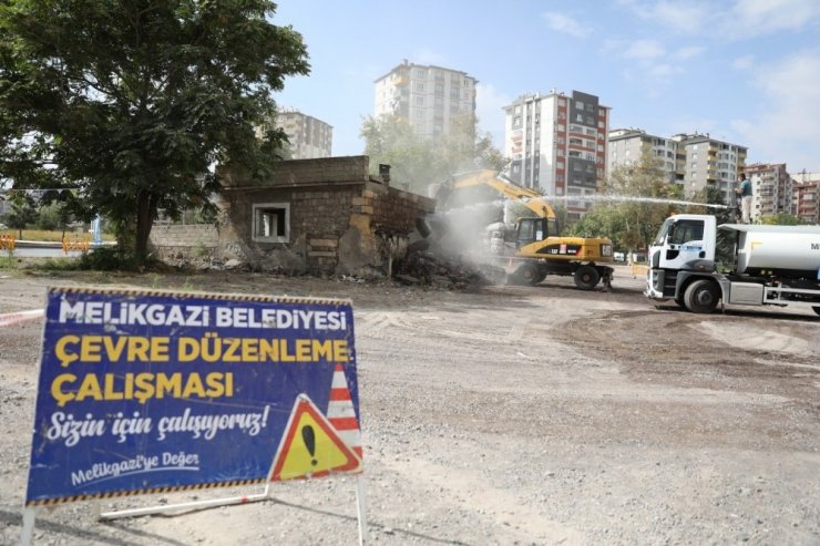 Tacettin Veli, Gülük ve Yıldırım Beyazıt Mahalleleri’nde metruk binalar yıkılıyor