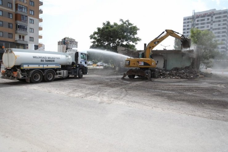Tacettin Veli, Gülük ve Yıldırım Beyazıt Mahalleleri’nde metruk binalar yıkılıyor