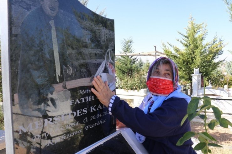 Mersedes Kadir’in annesi, oğlunun mezarı başında ağladı