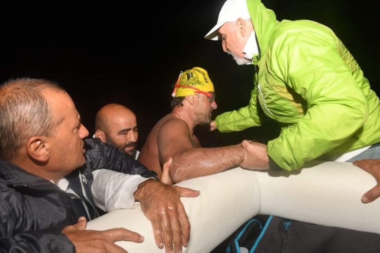 Milli yüzücü Emre Seven’in Mersin - KKTC yüzüşü yarım kaldı