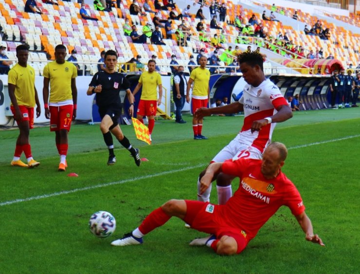 Süper Lig: Yeni Malatyaspor: 1 - Antalyaspor: 0 (İlk yarı)