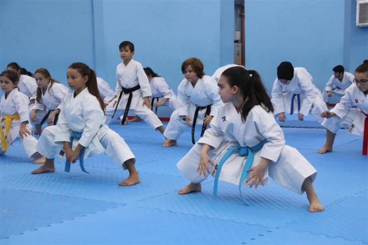 Milli karateci Fatih Sadullah Selman, Gaziosmanpaşalı sporcularla buluştu