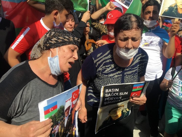 Beyazıt Meydanı’nda Azerbaycan’a destek mitingi