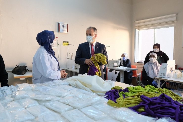 Başkan Aktaş’tan üreten kadınlara moral ziyareti