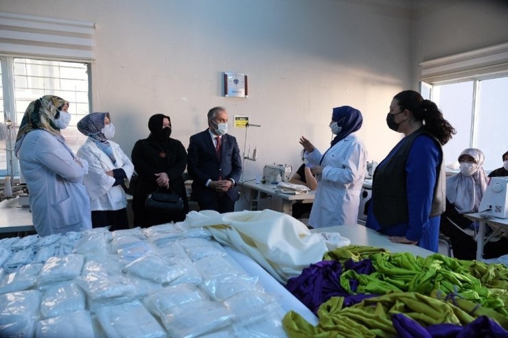 Başkan Aktaş’tan üreten kadınlara moral ziyareti