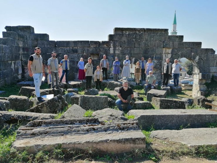 Düzce Doğa Koruma ve Milli Parklar Şube Müdürlüğü ekipleri kazı çalışması yaptı