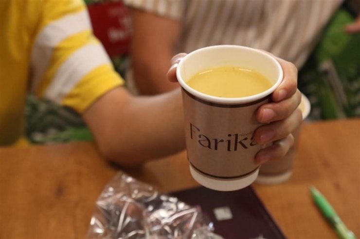 Farika Kitaplı Kahve’de ders çalışan öğrencilere çay ve çorba ikramı