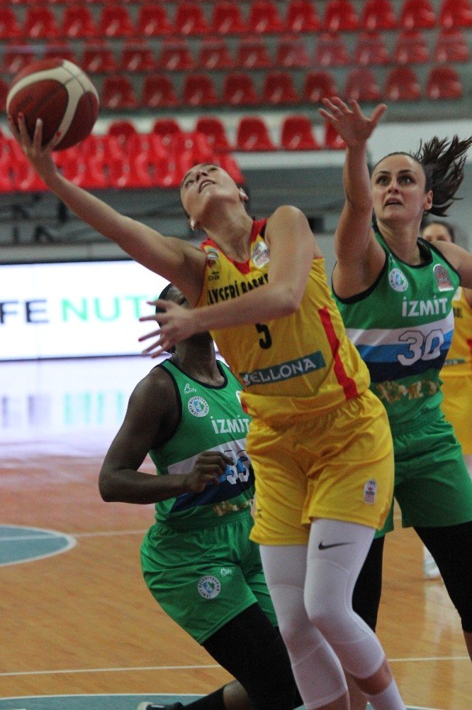 TKBL: Bellona Kayseri Basketbol:68 - İzmit Belediye Spor: 69
