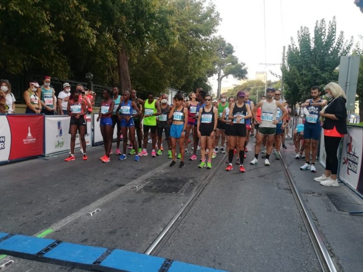 Uluslararası İzmir Maratonu başladı