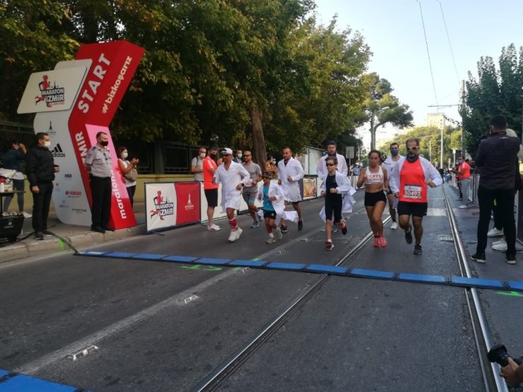 Uluslararası İzmir Maratonu başladı