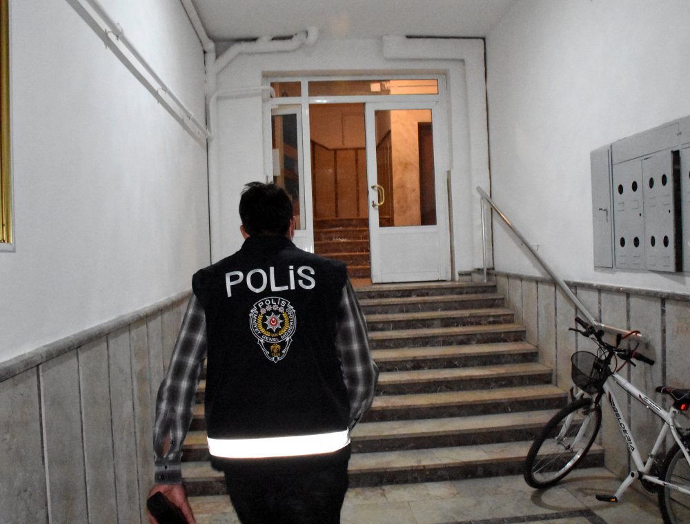 Kendisinden haber alınamayan 53 yaşındaki adam ölü bulundu