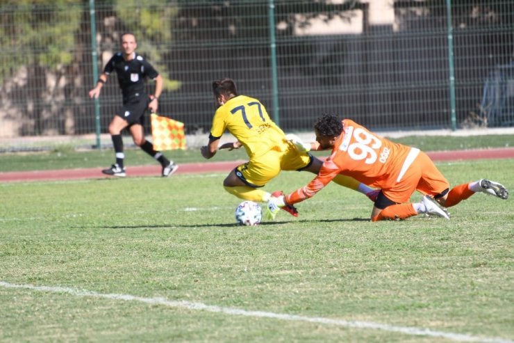 TFF 2. Lig: Tarsus İdman Yurdu: 1 - Sakaryaspor: 1