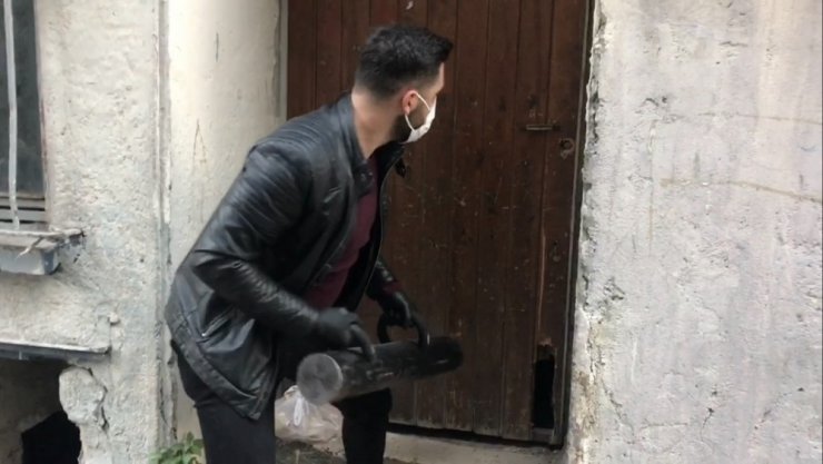 Narkotik operasyonunda elektrik panosundan kokain, kanepeden pompalı çıktı