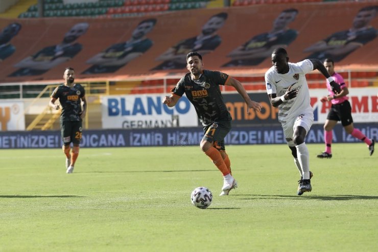 Süper Lig: Aytemiz Alanyaspor: 4 - Atakaş Hatayspor: 0 (İlk yarı)